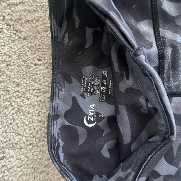 Zyia active crop leggings - Picture 2 of 2